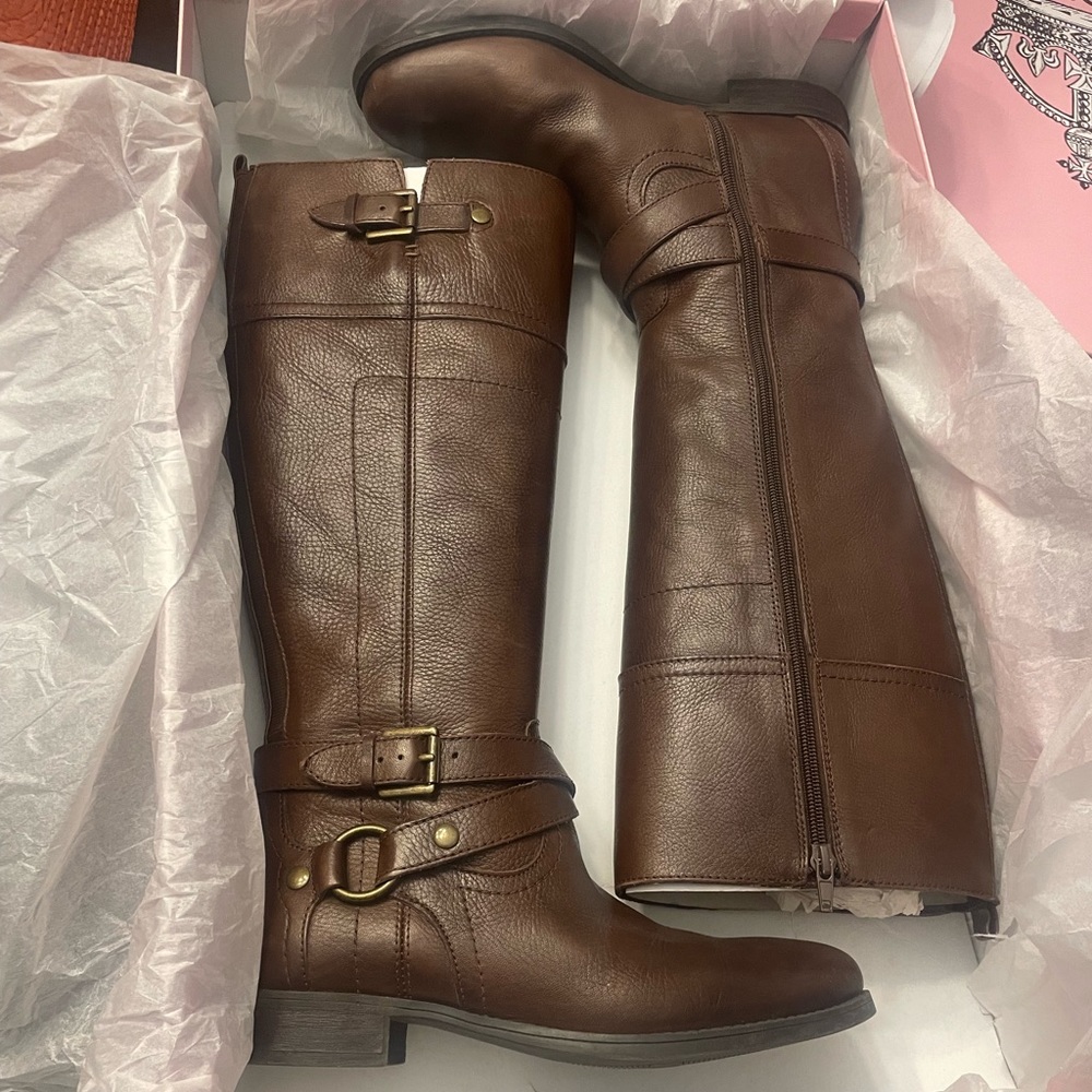 Crown Vintage Brown Boots